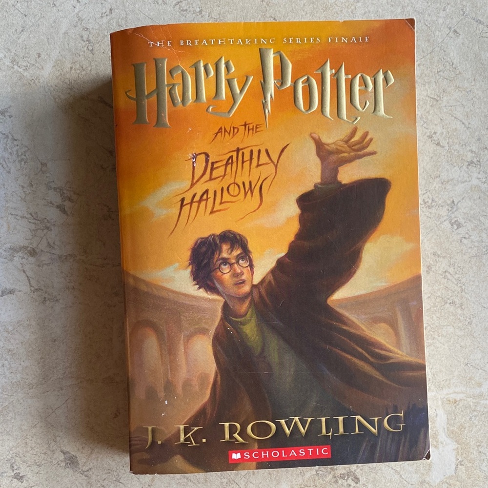 Harry Potter & The Deathly Hallows Paperback Book